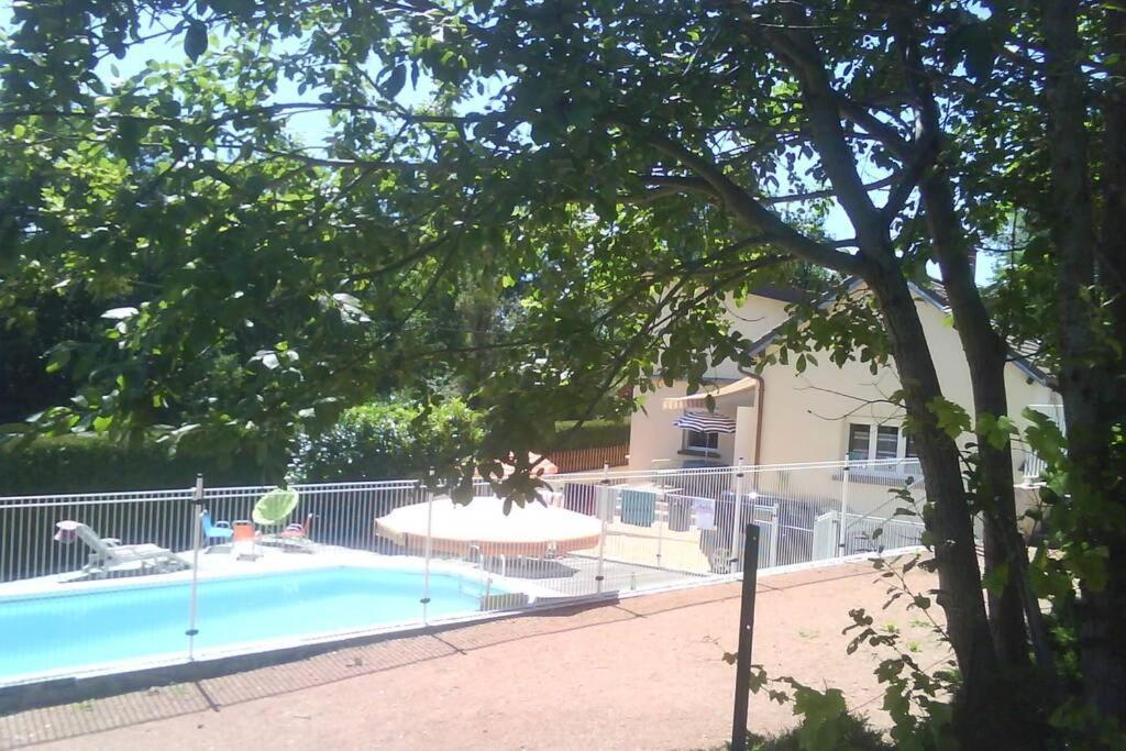 Maison/Gite Familial Dans Le Jura A 200M Du Lac Avec Piscine Privee Marigny  Экстерьер фото
